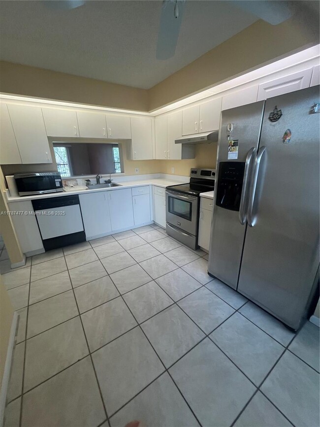 Foto del edificio - 550 SW 137th Ave