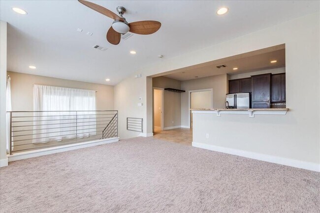 Foto del edificio - 2608 E 6th St