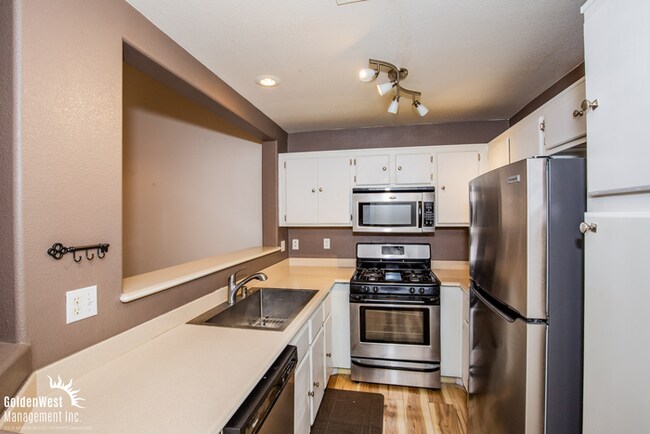 Foto del edificio - Beautifully Maintained 2Bdm 2Ba Townhome i...