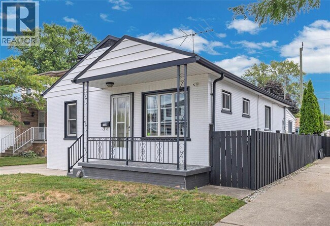 Photo du bâtiment - 1124 St Louis Ave