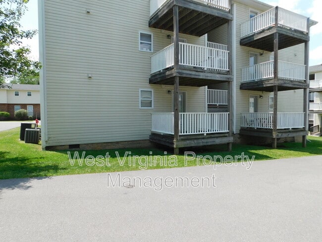Building Photo - 210 Cardinal Wy