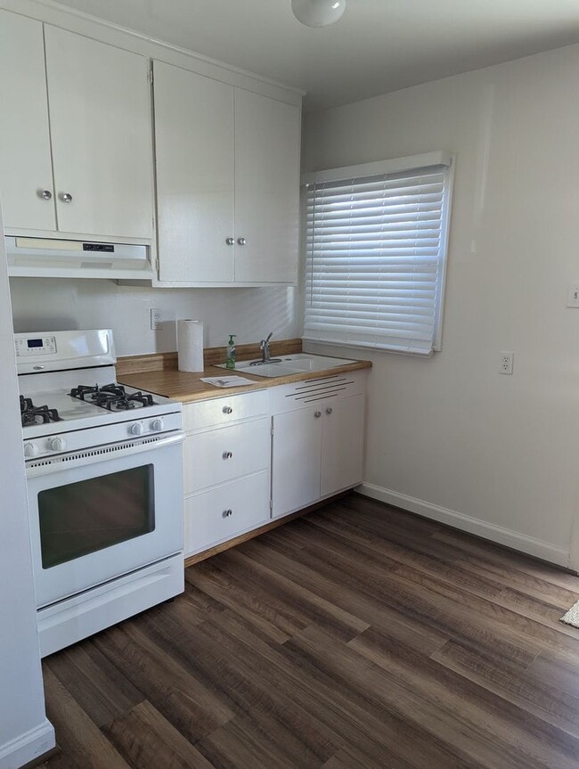 Foto del edificio - 2 Bedroom 1 Bathroom Single Family Home ju...