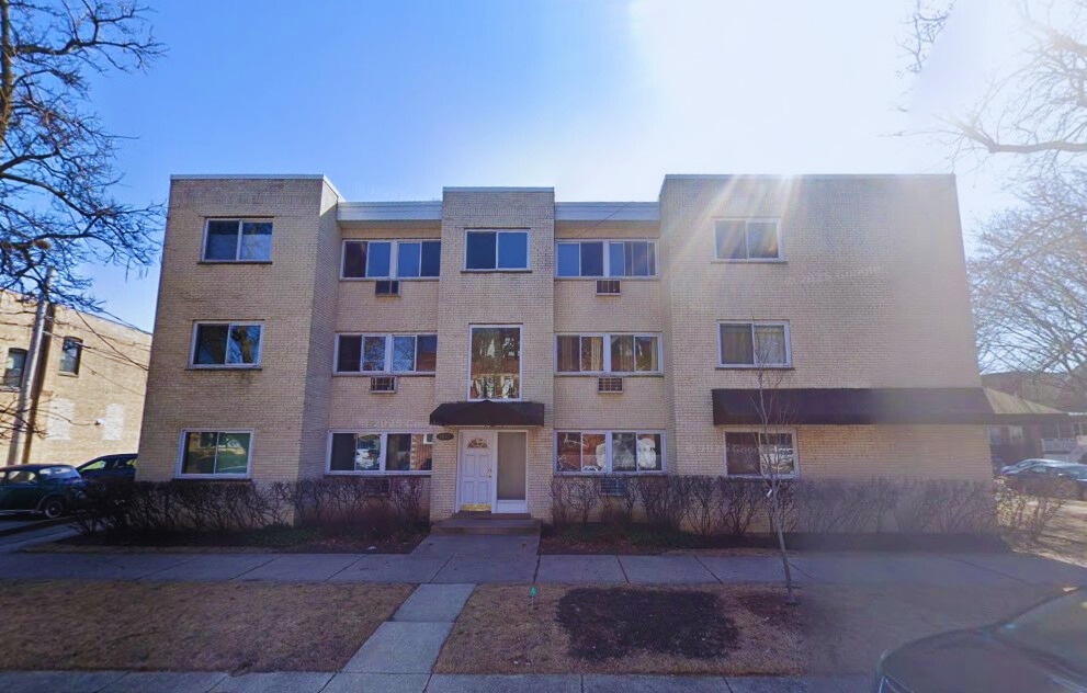Primary Photo - 1647 W Rascher Ave
