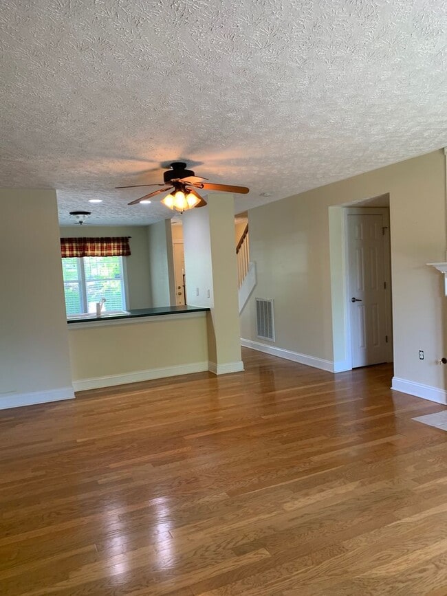 Foto del edificio - 2 Bedroom 2.5 Bath Townhouse