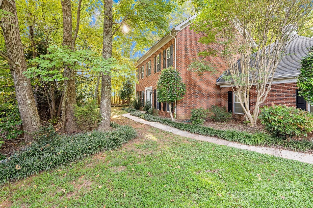 Primary Photo - 4528 McKee Rd