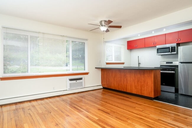 Interior Photo - East River Terrace