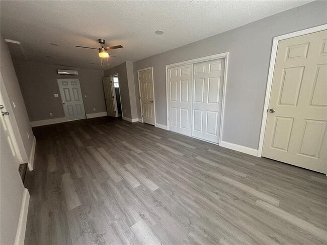 Building Photo - 6035 Sage Dr