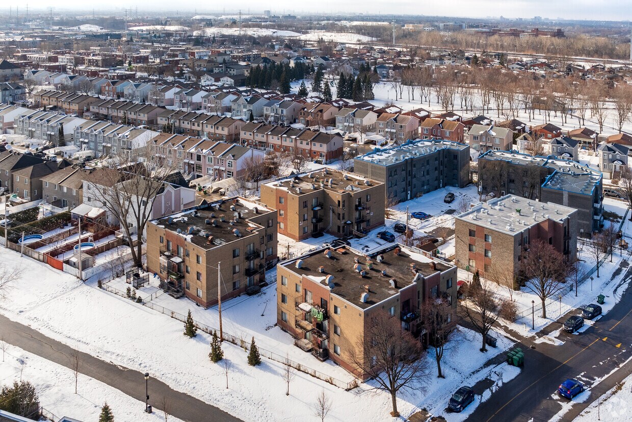 Aerial Photo - 7400 Av André-Ampère
