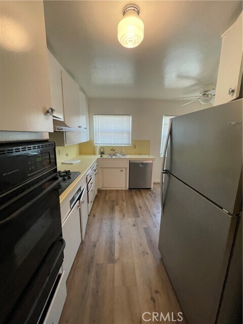 Foto del edificio - 1440 E Rose Ave