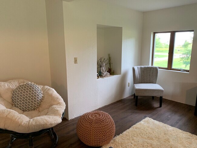 Living Room - 1405 Mountain Lake Rd