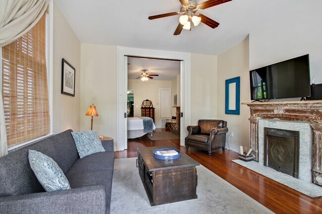 Completamente amueblado - 1108 General Pershing St