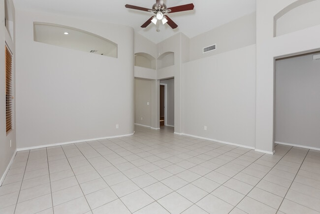 Building Photo - 7255 E Kramer St