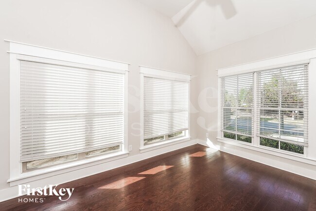 Foto del edificio - 5071 Brooke's Crossing Blvd