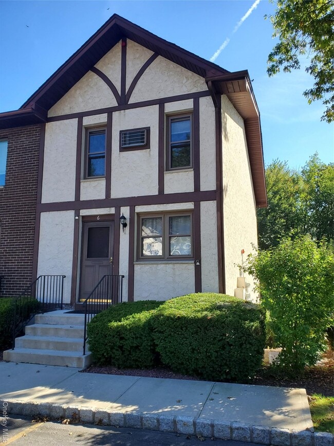 Building Photo - 12/8 N Rte 303