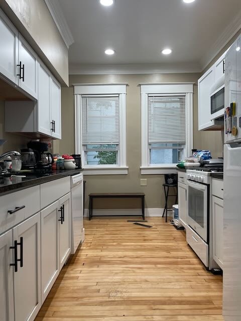 Building Photo - 1500 W 31st St