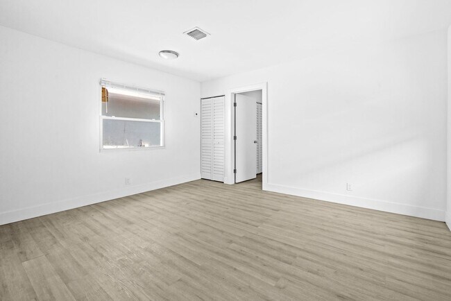 Foto del edificio - 1022 NW 6th Ave