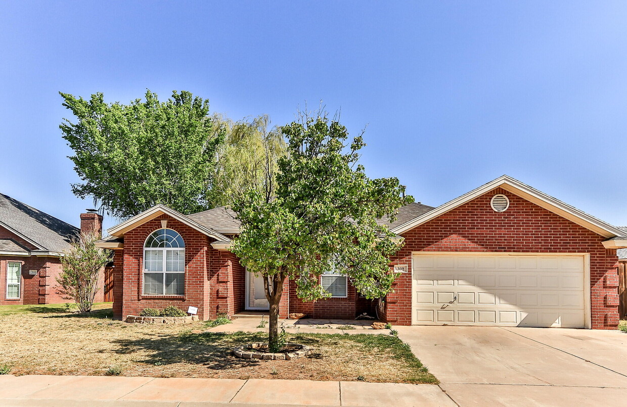 Primary Photo - 308 Longhorn St