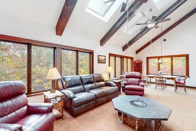 Building Photo - 84 Juniper Ridge Rd