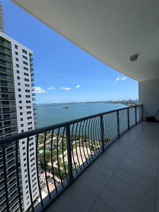 Foto principal - 1750 N Bayshore Dr