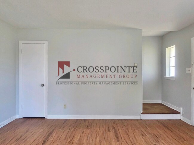 Foto del edificio - 2 bedroom, 1 bathroom duplex!