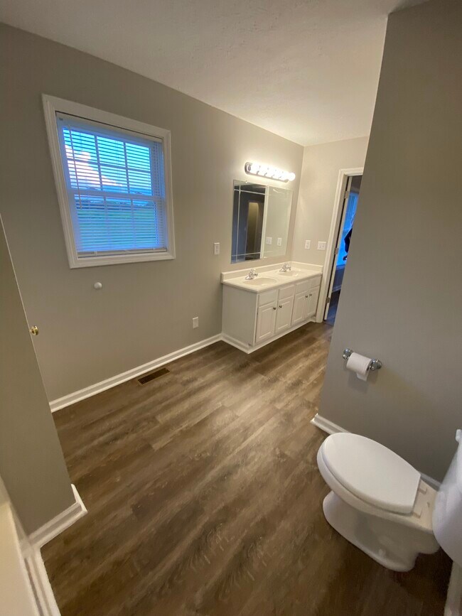 Foto del edificio - 4293 Bristow Rd