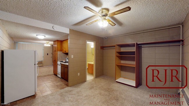 Foto del edificio - 900 Summit Blvd