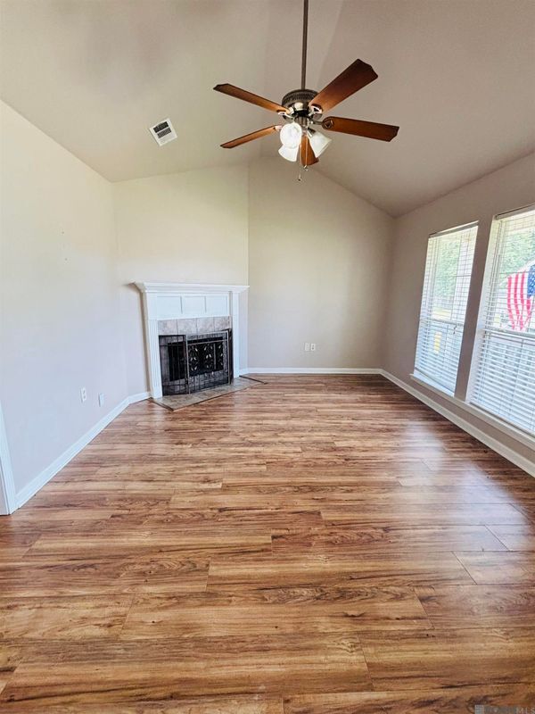 Foto del edificio - 25418 Homestead Dr