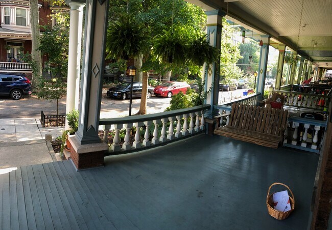 Foto del edificio - 4215 Osage Ave