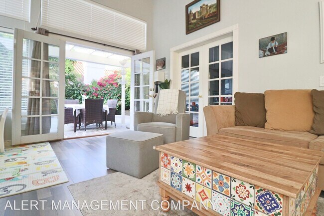Building Photo - 2 br, 2.5 bath House - 844 Vista Arriago