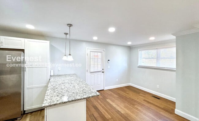 Foto del edificio - 217 N Sweetbriar Ave