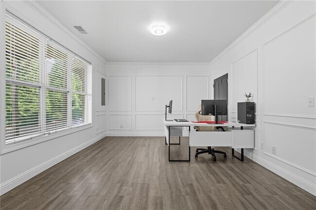 Foto del edificio - 5747 Pine Oak Dr NW