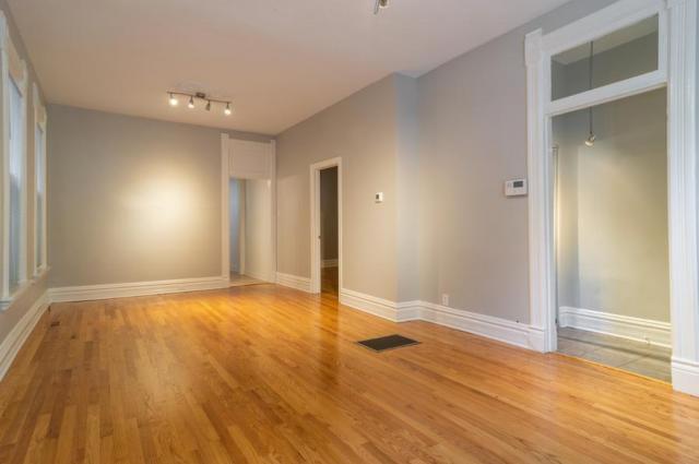 Foto del edificio - 2 bedroom in Chicago IL 60657