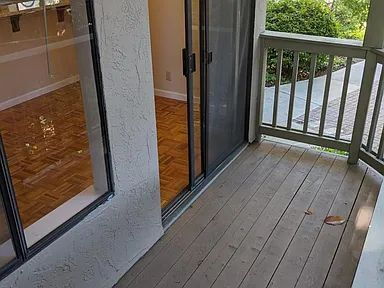 Building Photo - "Charming 2-Bedroom Retreat in Prime Santa Clara Location!"