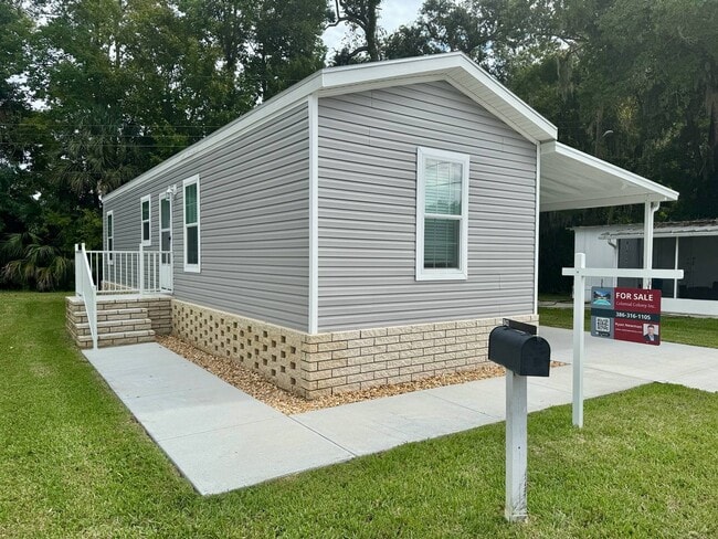 Building Photo - 843 E Colonial Cir