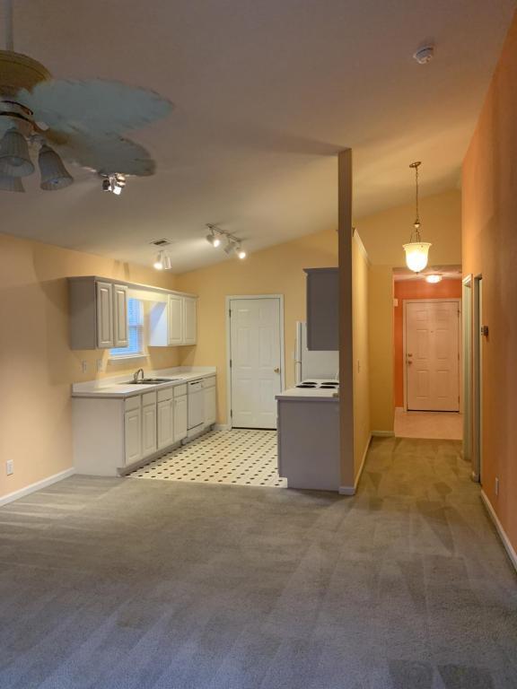 Foto del edificio - 853 Silvercrest Dr