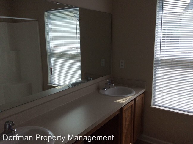 Building Photo - 16418 Clarks Hill Way