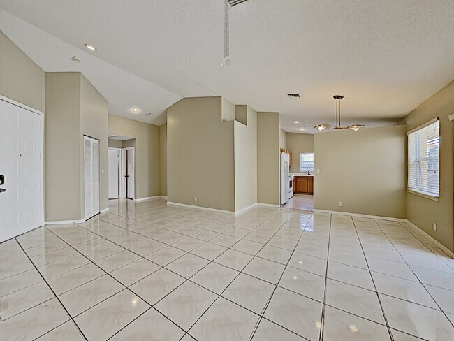 Building Photo - 7343 Spinnaker Bay Dr