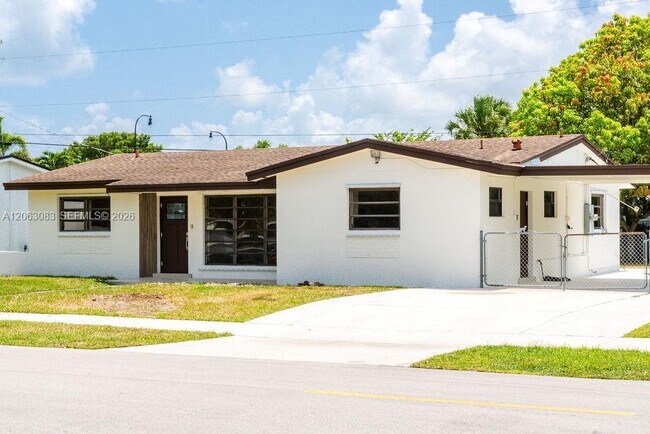 Building Photo - 19390 Whispering Pines Rd