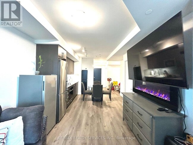 Building Photo - 2545 Simcoe St N