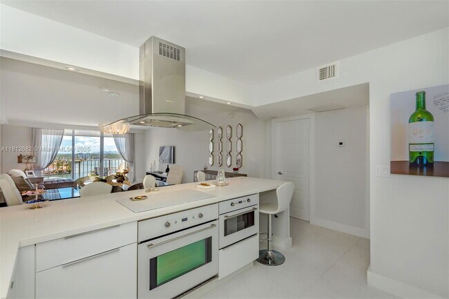 Foto del edificio - 18151 NE 31st Ct