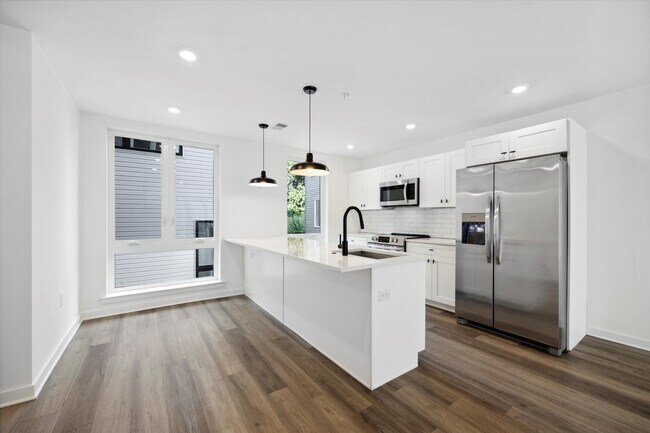 Building Photo - 1514 Master St Building Photo - 1514 Master St