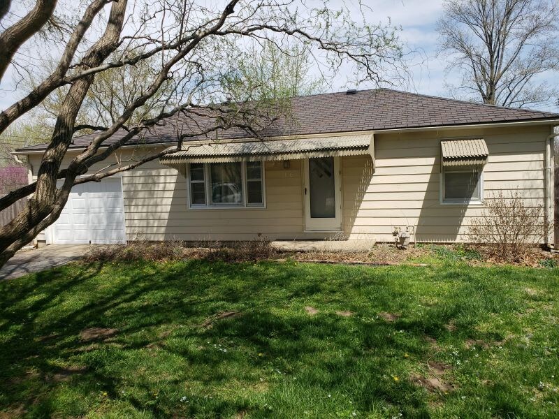 106 McLaughlin St, Buckner, MO 64016 Apartment for Rent in Buckner