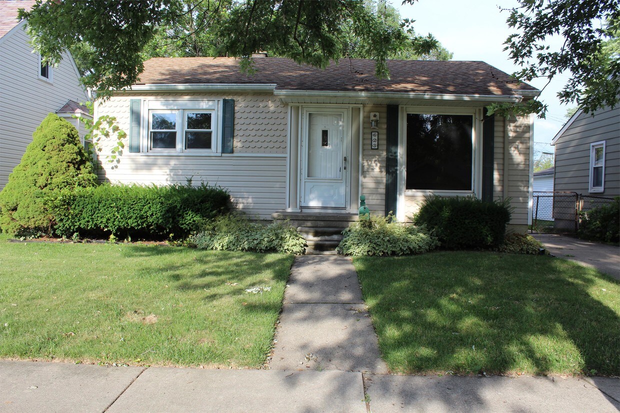 Primary Photo - 623 9th St