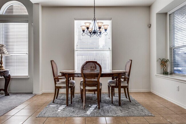 Building Photo - 10300 Laredo Dr