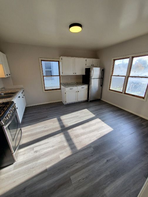 Foto principal - 7023 W National Ave