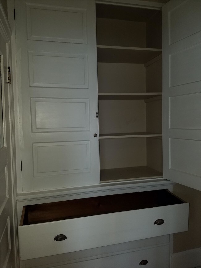 Foto del edificio - 123 N Maple Ave