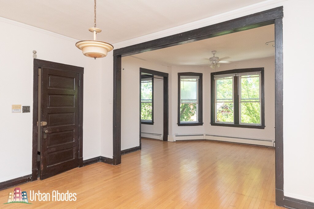 Foto principal - 2021 W Shakespeare Ave