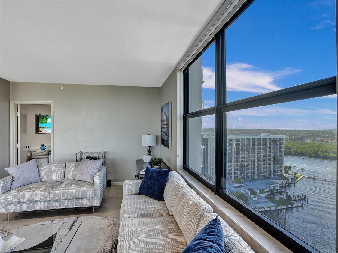 Foto principal - 4748 S Ocean Blvd