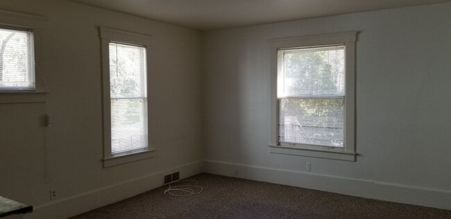 Building Photo - 1803 Hill St