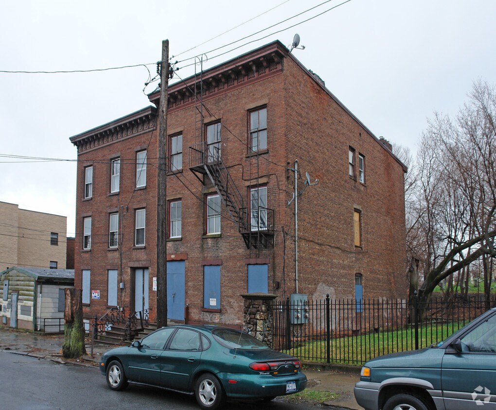 145 Washington St, Newburgh, NY 12550 Apartments in Newburgh, NY